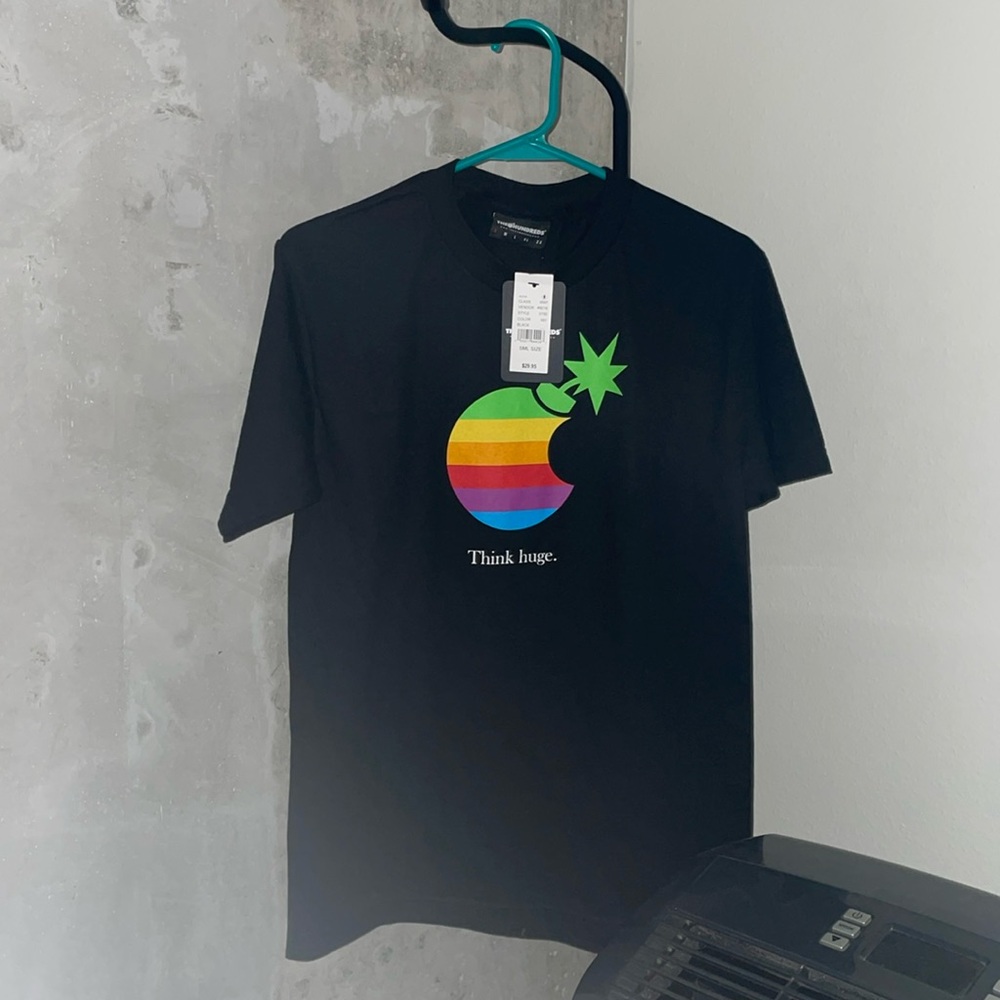 The Hundreds tee, sz small